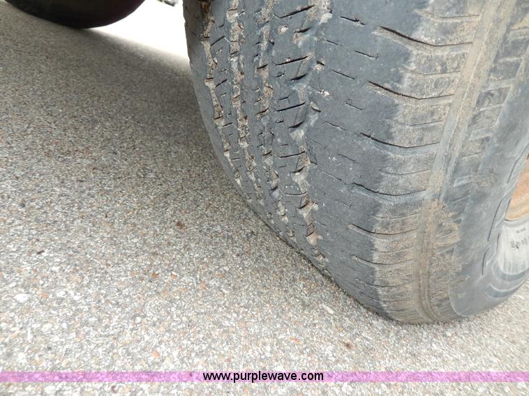 image for item D8111 2006 Chevrolet Silverado 1500 Extended Cab pickup truck