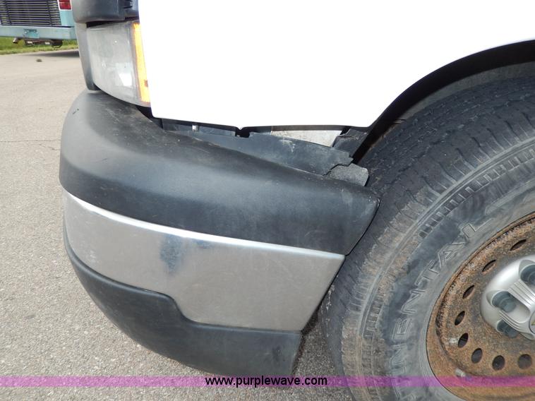 image for item D8111 2006 Chevrolet Silverado 1500 Extended Cab pickup truck