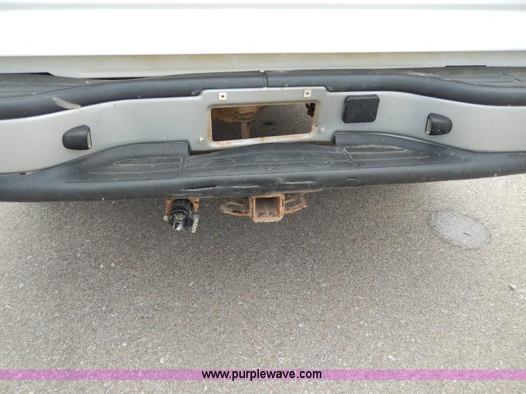 image for item D8111 2006 Chevrolet Silverado 1500 Extended Cab pickup truck