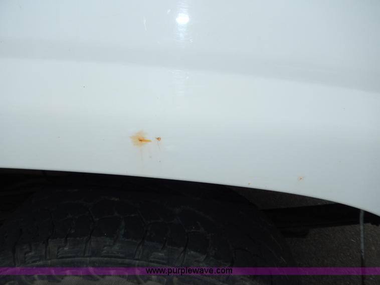 image for item D8111 2006 Chevrolet Silverado 1500 Extended Cab pickup truck