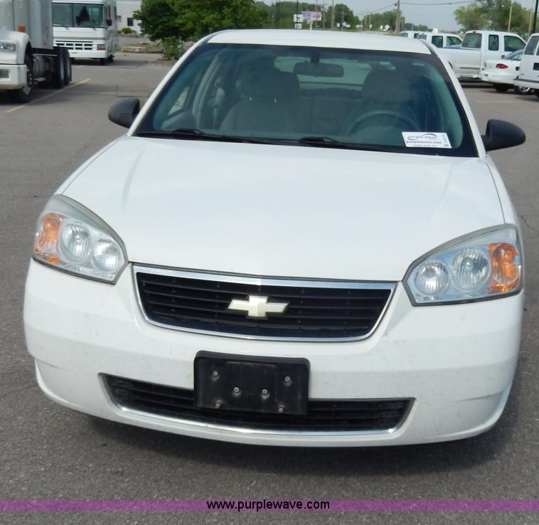 image for item D8112 2007 Chevrolet Malibu MAXX LS