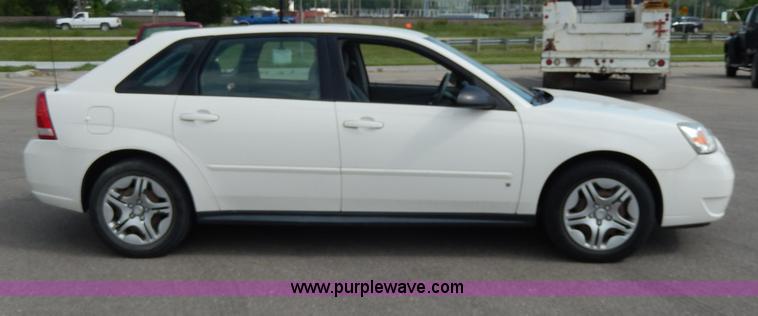 image for item D8112 2007 Chevrolet Malibu MAXX LS