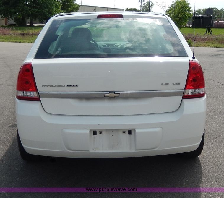 image for item D8112 2007 Chevrolet Malibu MAXX LS