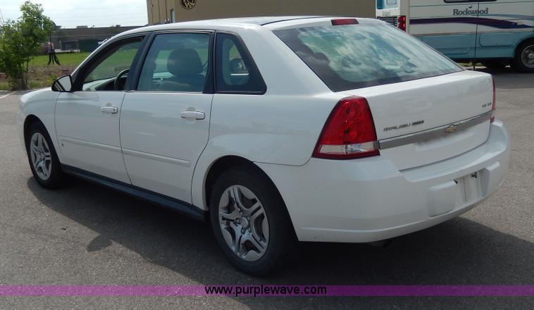 image for item D8112 2007 Chevrolet Malibu MAXX LS