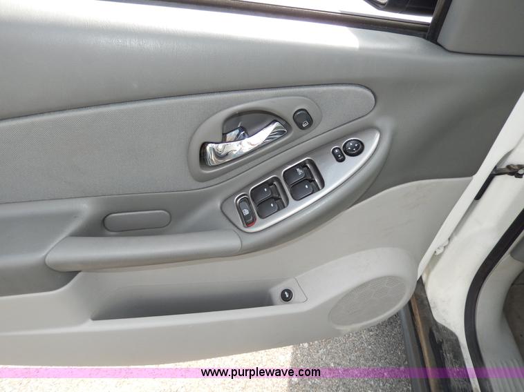 image for item D8112 2007 Chevrolet Malibu MAXX LS