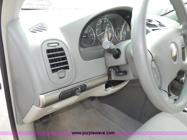 image for item D8112 2007 Chevrolet Malibu MAXX LS