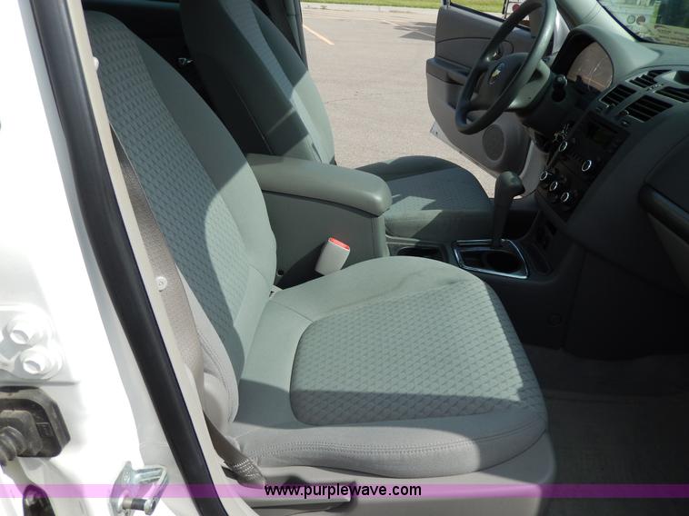 image for item D8112 2007 Chevrolet Malibu MAXX LS