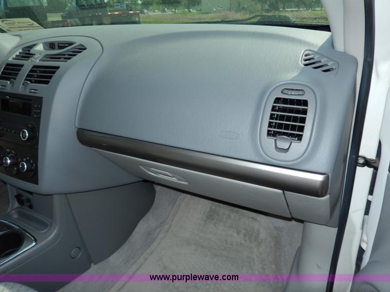 image for item D8112 2007 Chevrolet Malibu MAXX LS