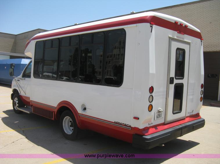 image for item D8361 2005 Ford E350 Aero Tech transit bus