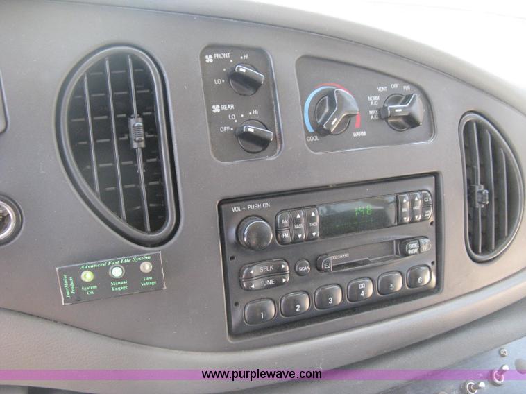 image for item D8361 2005 Ford E350 Aero Tech transit bus