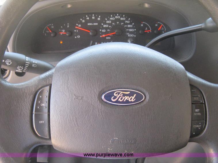 image for item D8361 2005 Ford E350 Aero Tech transit bus