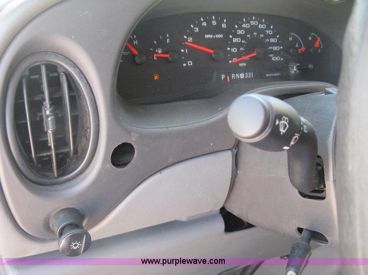 image for item D8361 2005 Ford E350 Aero Tech transit bus