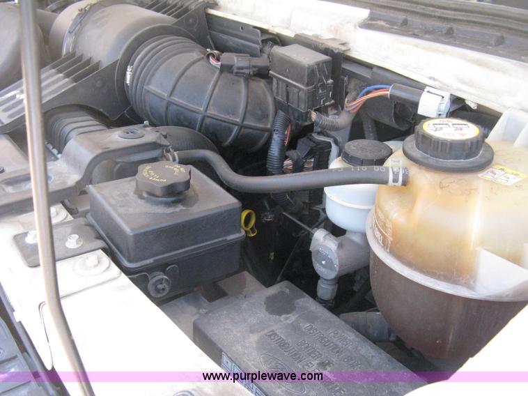 image for item D8361 2005 Ford E350 Aero Tech transit bus