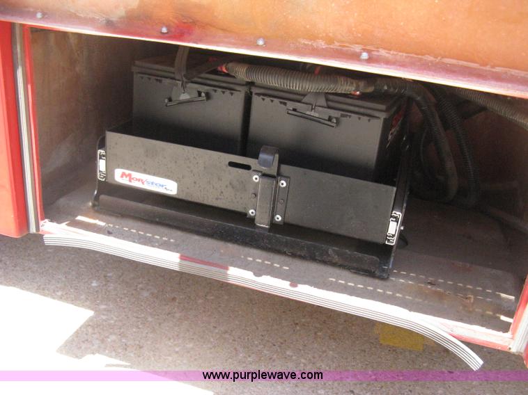 image for item D8361 2005 Ford E350 Aero Tech transit bus