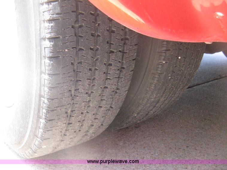 image for item D8361 2005 Ford E350 Aero Tech transit bus