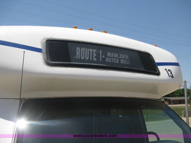 image for item D8364 2008 Ford E450 Super Duty Starcraft transit bus