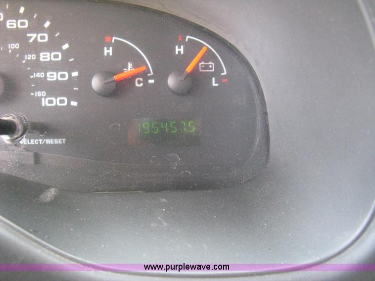 image for item D8364 2008 Ford E450 Super Duty Starcraft transit bus