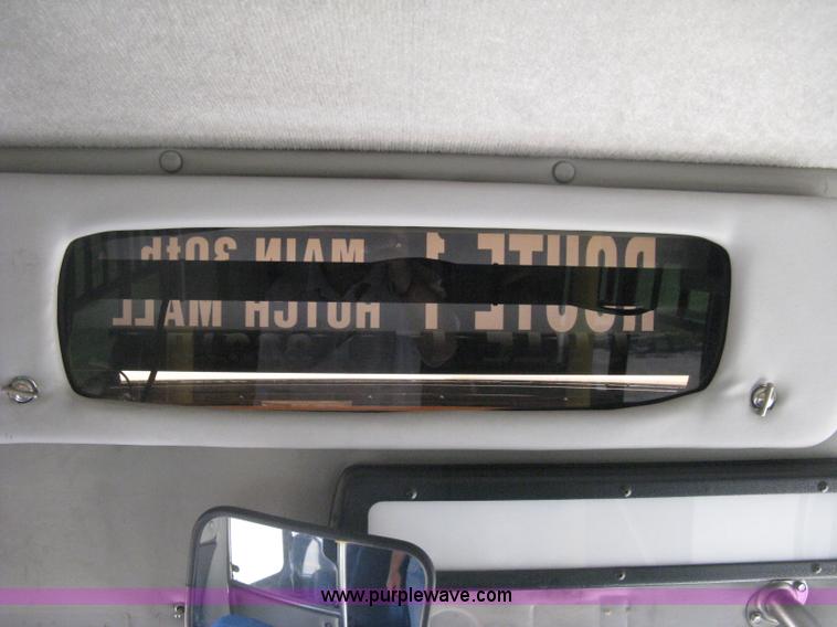 image for item D8364 2008 Ford E450 Super Duty Starcraft transit bus