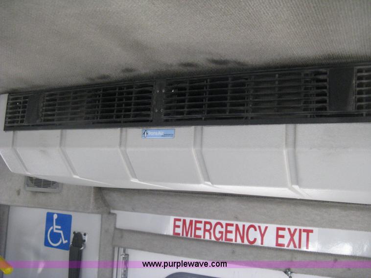 image for item D8364 2008 Ford E450 Super Duty Starcraft transit bus