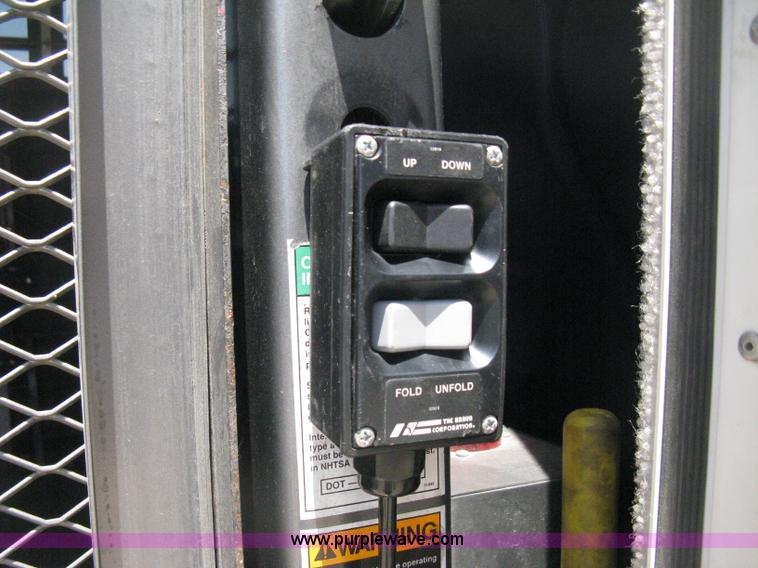 image for item D8364 2008 Ford E450 Super Duty Starcraft transit bus