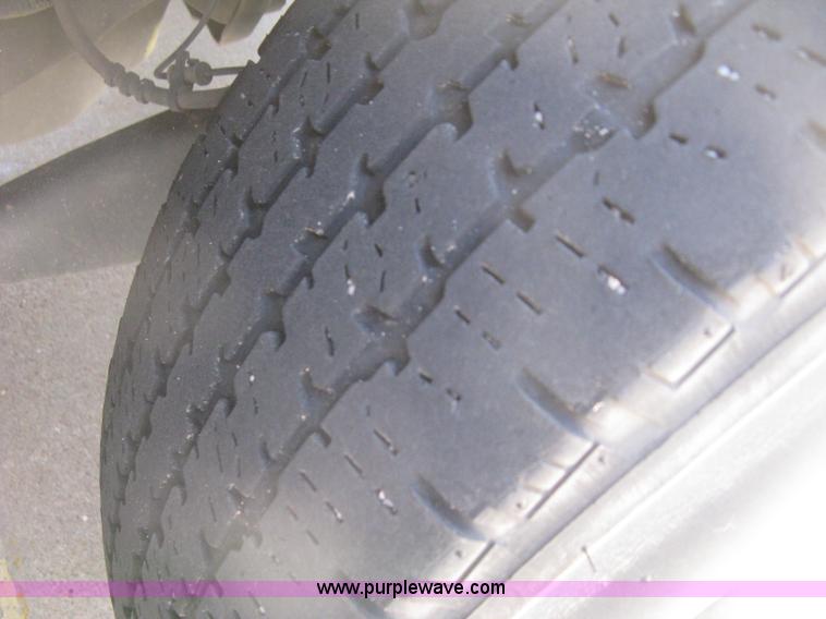 image for item D8364 2008 Ford E450 Super Duty Starcraft transit bus