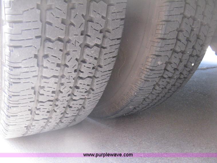 image for item D8364 2008 Ford E450 Super Duty Starcraft transit bus