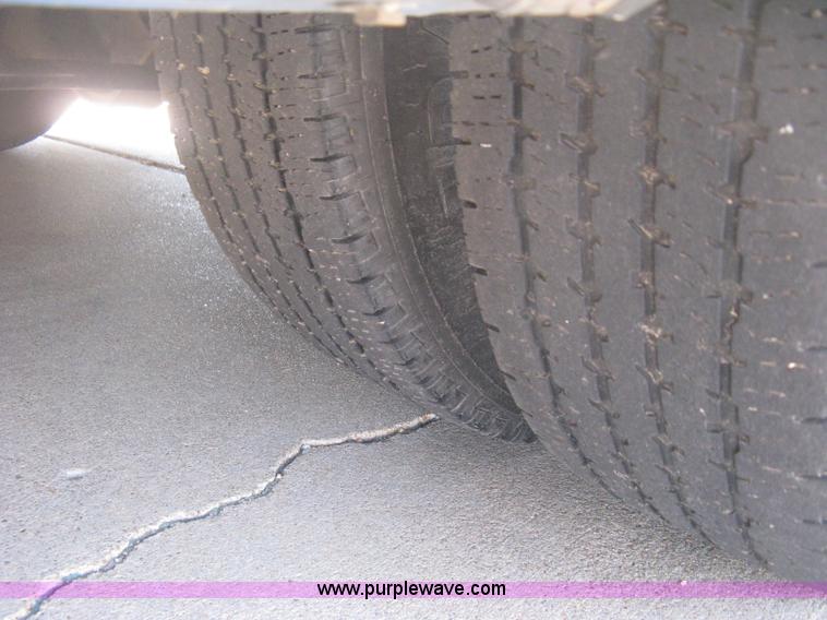 image for item D8364 2008 Ford E450 Super Duty Starcraft transit bus