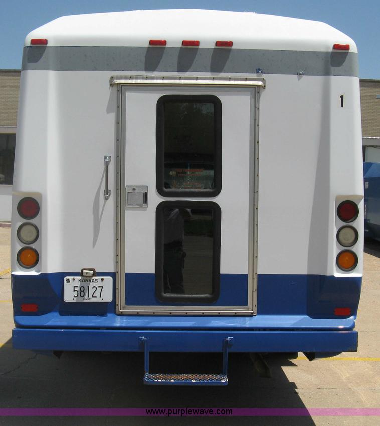 image for item D8366 1998 Ford E350 Eldorado transit bus