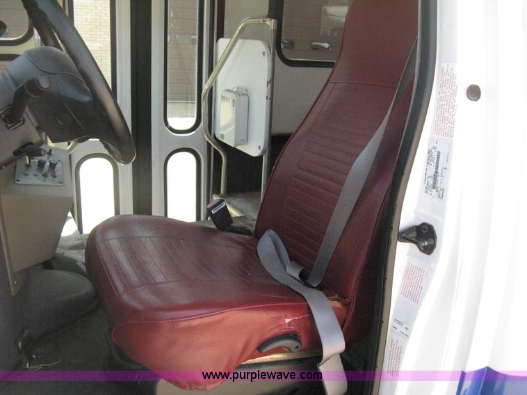 image for item D8366 1998 Ford E350 Eldorado transit bus