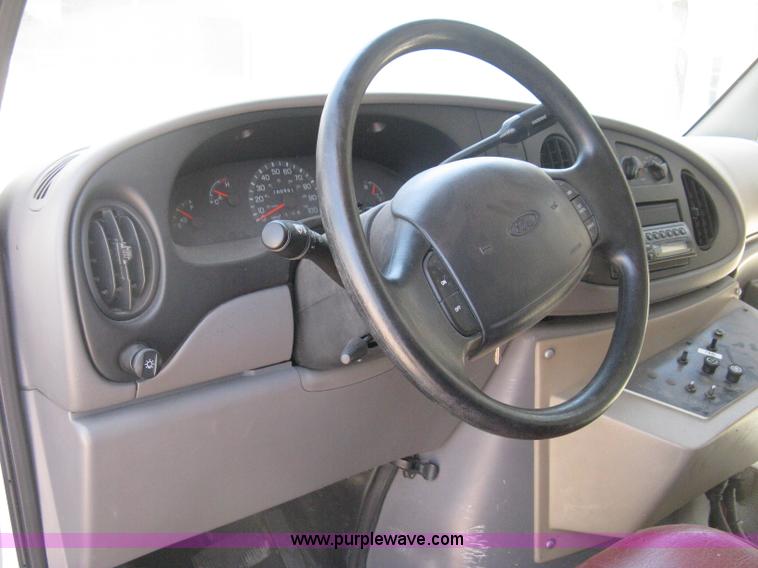 image for item D8366 1998 Ford E350 Eldorado transit bus