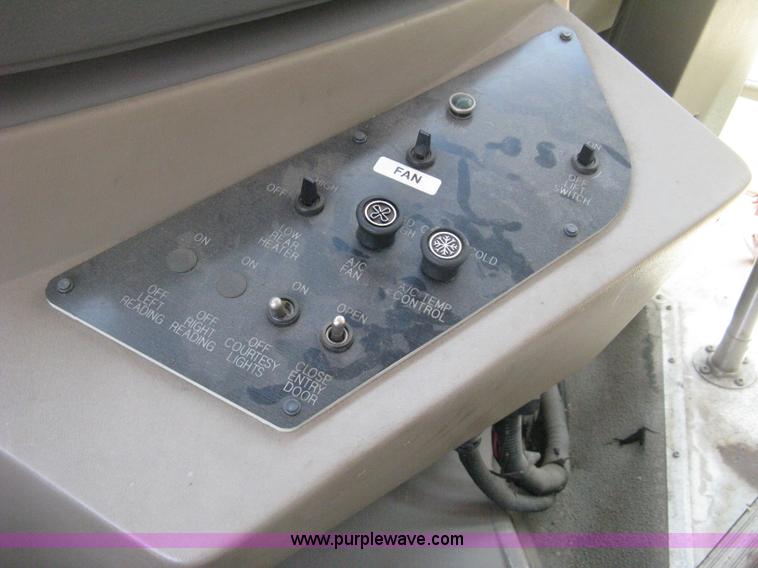 image for item D8366 1998 Ford E350 Eldorado transit bus