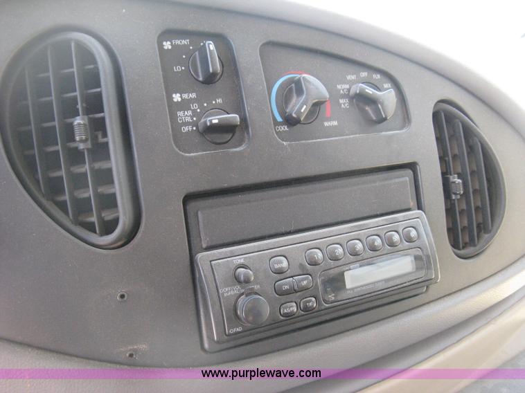 image for item D8366 1998 Ford E350 Eldorado transit bus