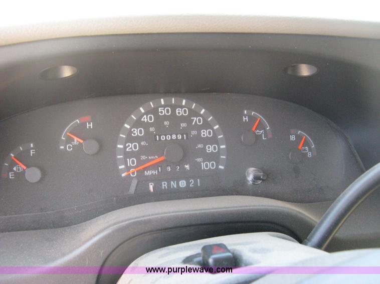 image for item D8366 1998 Ford E350 Eldorado transit bus