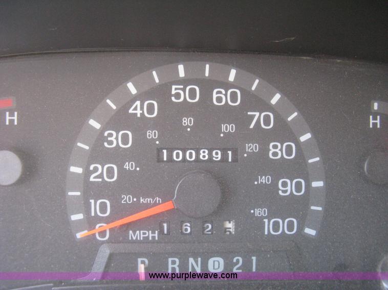 image for item D8366 1998 Ford E350 Eldorado transit bus