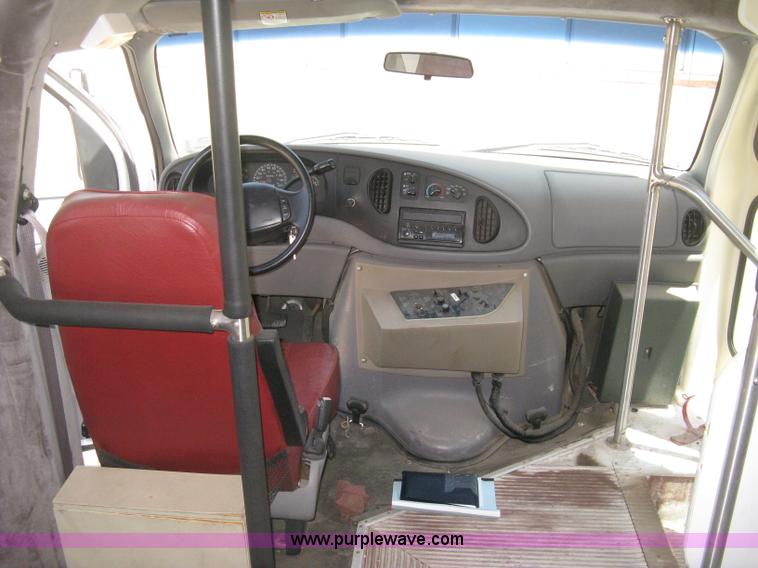 image for item D8366 1998 Ford E350 Eldorado transit bus