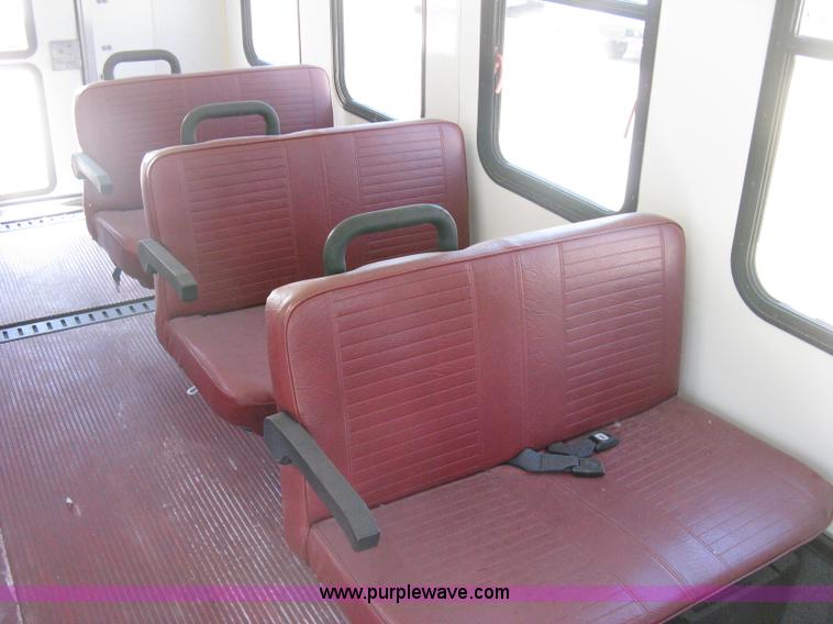 image for item D8366 1998 Ford E350 Eldorado transit bus