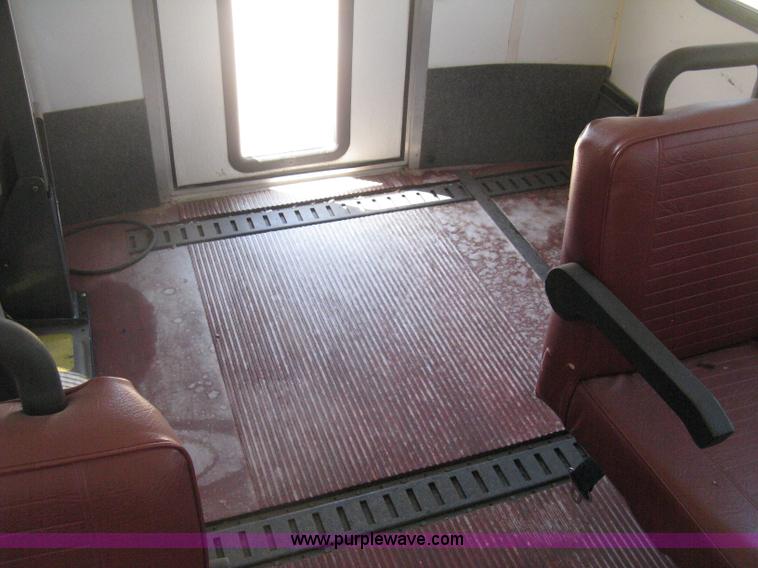 image for item D8366 1998 Ford E350 Eldorado transit bus