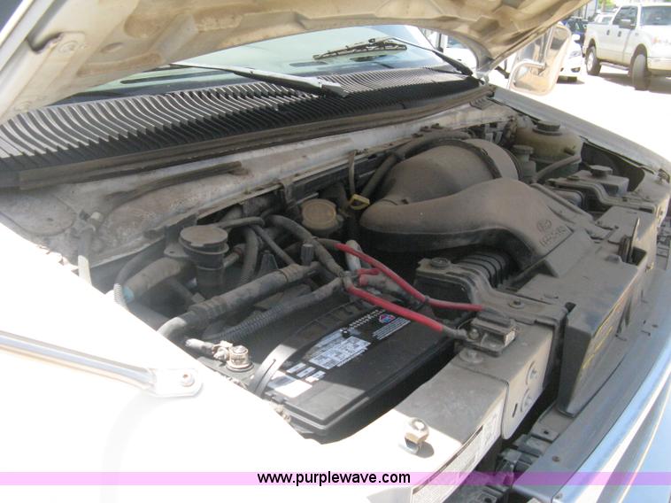 image for item D8366 1998 Ford E350 Eldorado transit bus