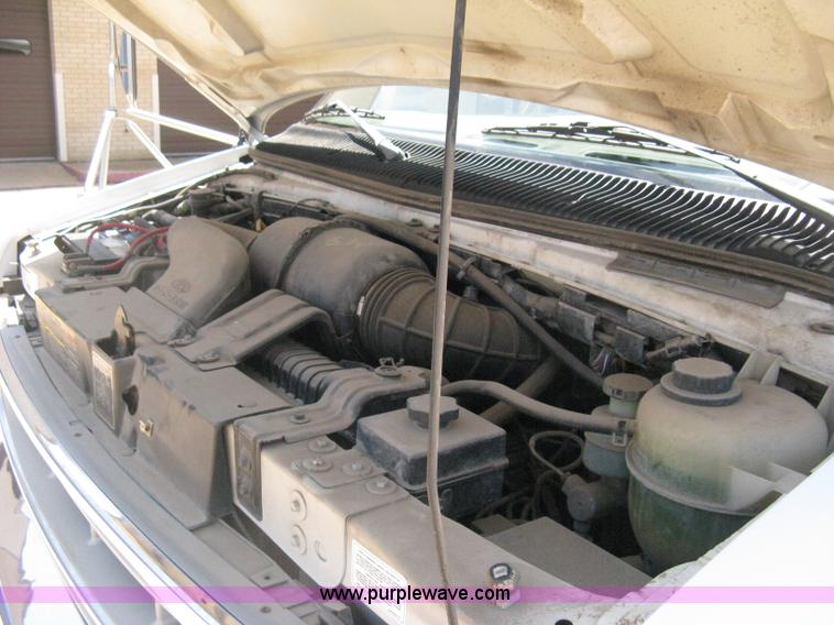 image for item D8366 1998 Ford E350 Eldorado transit bus