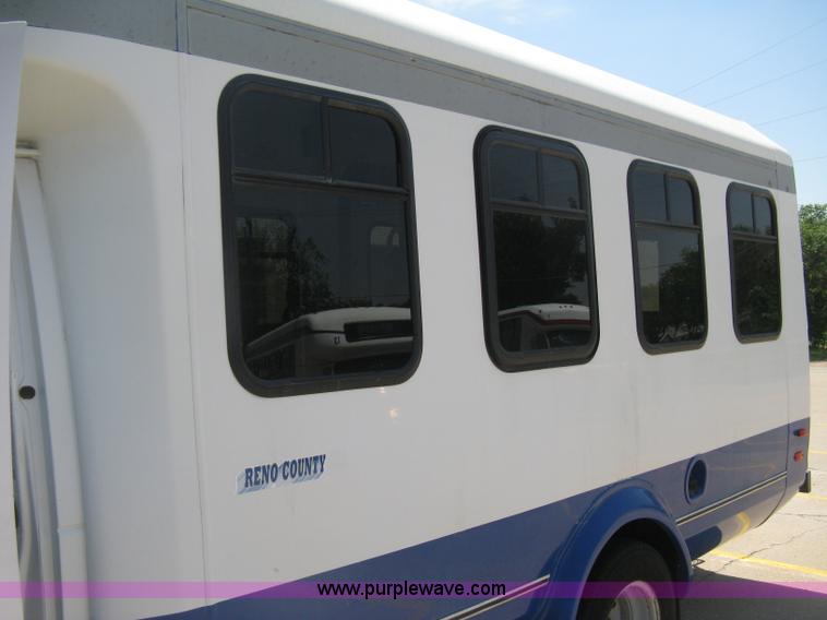 image for item D8366 1998 Ford E350 Eldorado transit bus