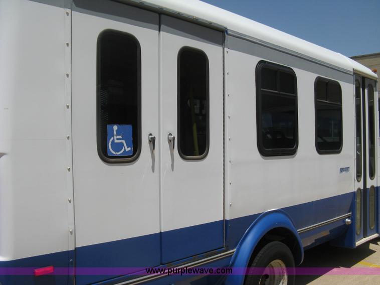 image for item D8366 1998 Ford E350 Eldorado transit bus