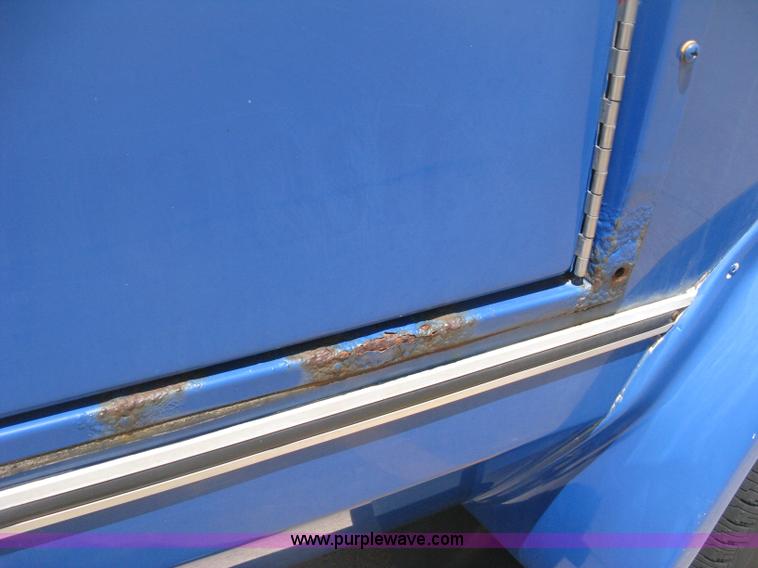 image for item D8366 1998 Ford E350 Eldorado transit bus