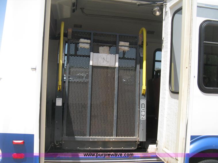 image for item D8366 1998 Ford E350 Eldorado transit bus