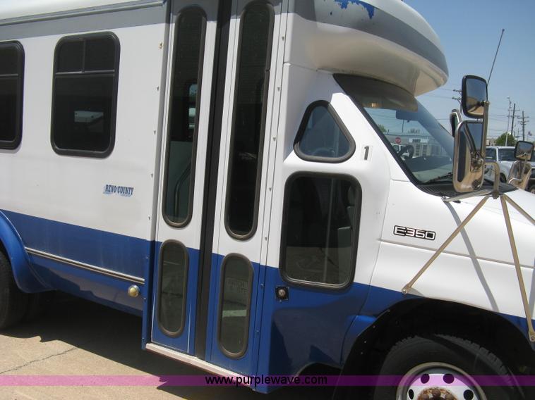 image for item D8366 1998 Ford E350 Eldorado transit bus