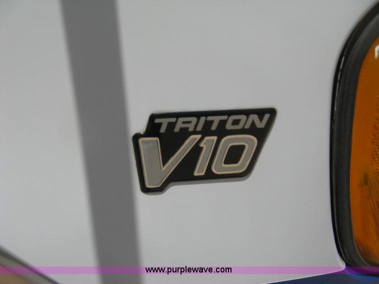 image for item D8366 1998 Ford E350 Eldorado transit bus