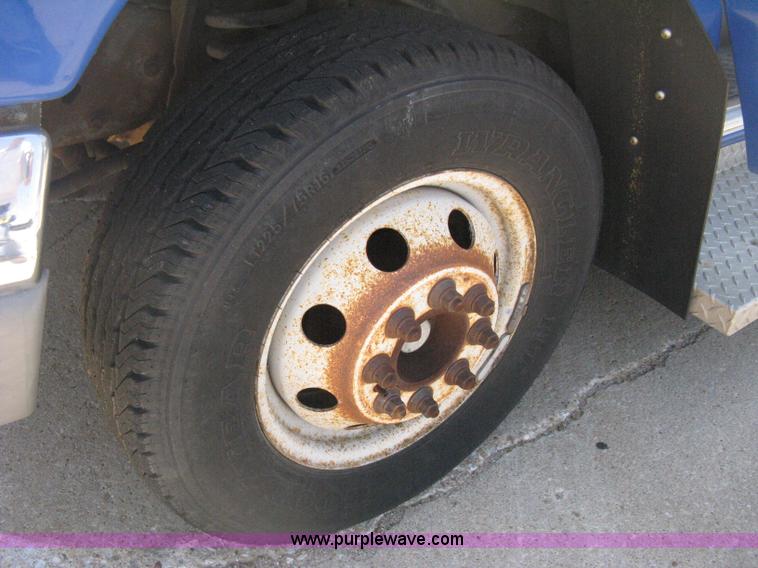 image for item D8366 1998 Ford E350 Eldorado transit bus