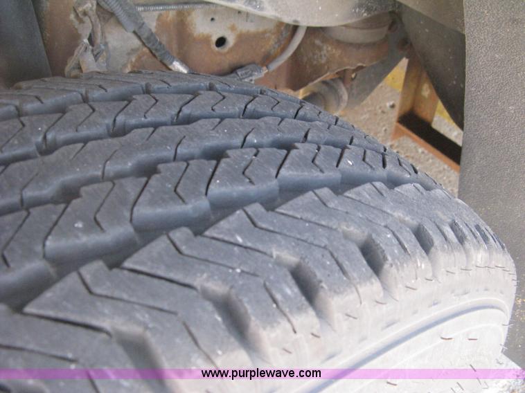 image for item D8366 1998 Ford E350 Eldorado transit bus