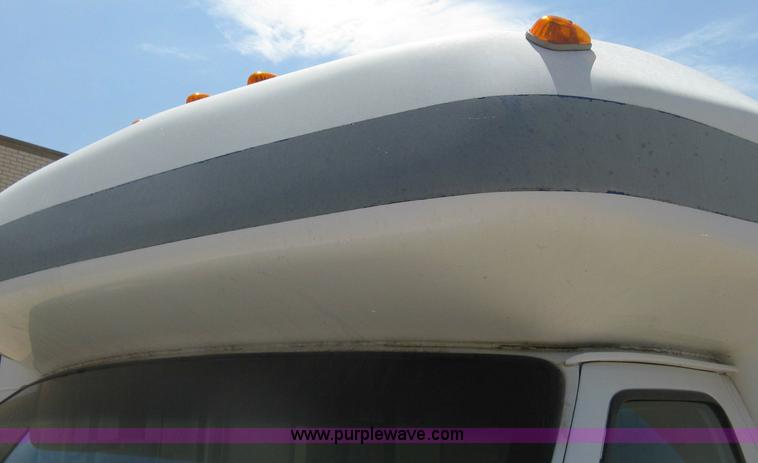 image for item D8366 1998 Ford E350 Eldorado transit bus
