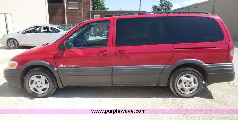 image for item D8385 2001 Pontiac Montana minivan
