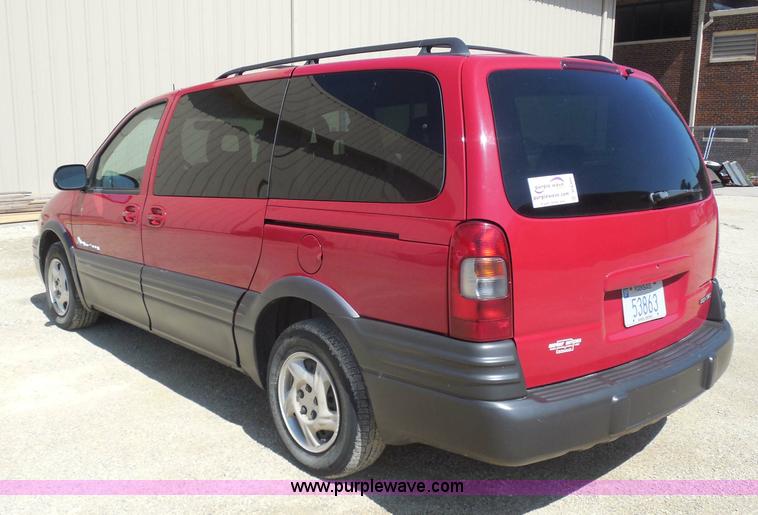 image for item D8385 2001 Pontiac Montana minivan